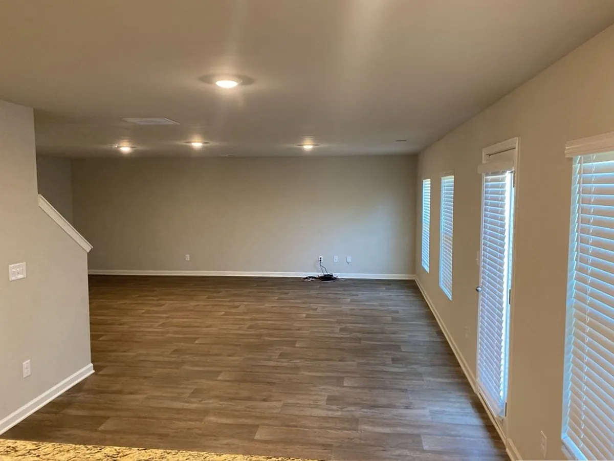 Building Photo - 119 River Birch Ln