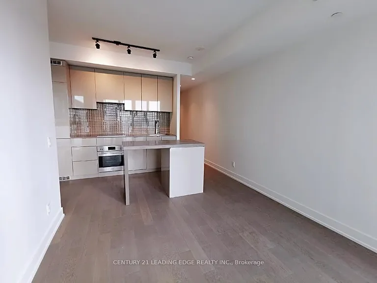 7 Grenville St #2012 — Photo 4