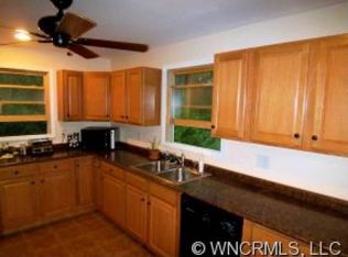 18 Comfrey Ln, Weaverville, NC 28787