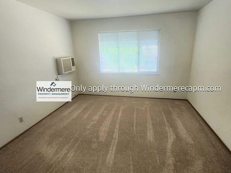 4421 Del Rio Rd — Photo 10