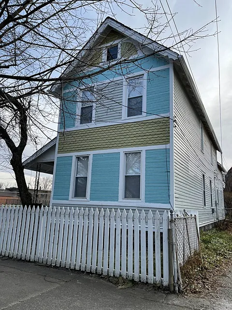 1374 E 41st St #2