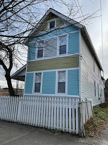 1374 E 41st St #2 Photo 1