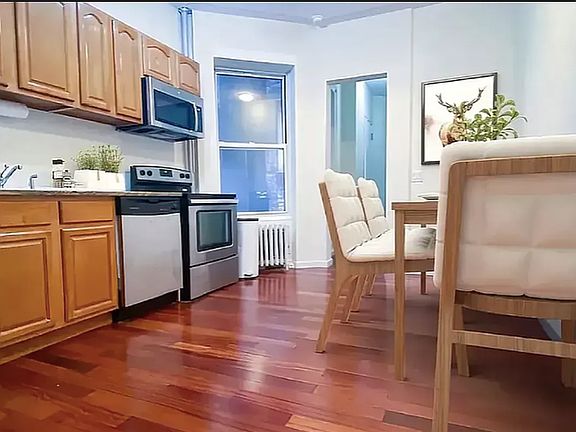 3rd image of 129 W 56th St APT 5R