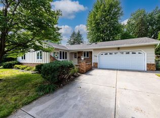 1088 Monroe St S, Shakopee, MN 55379