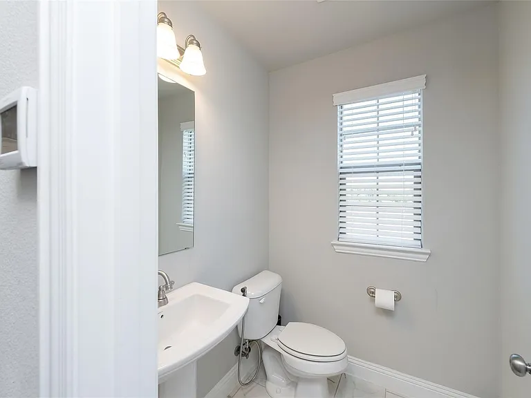 2421 Springhill Ave — Photo 10
