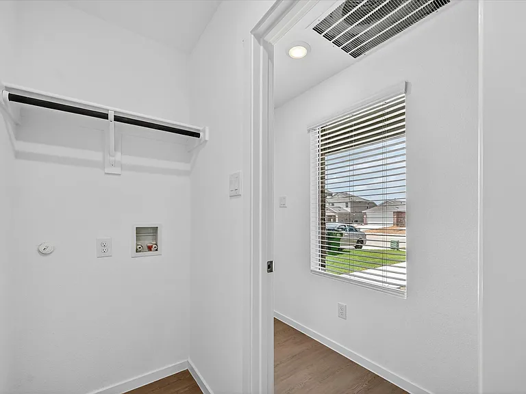 1516 Prince Rd — Photo 10