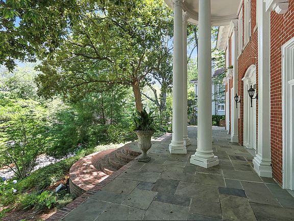 3rd image of 175 Peachtree Cir NE