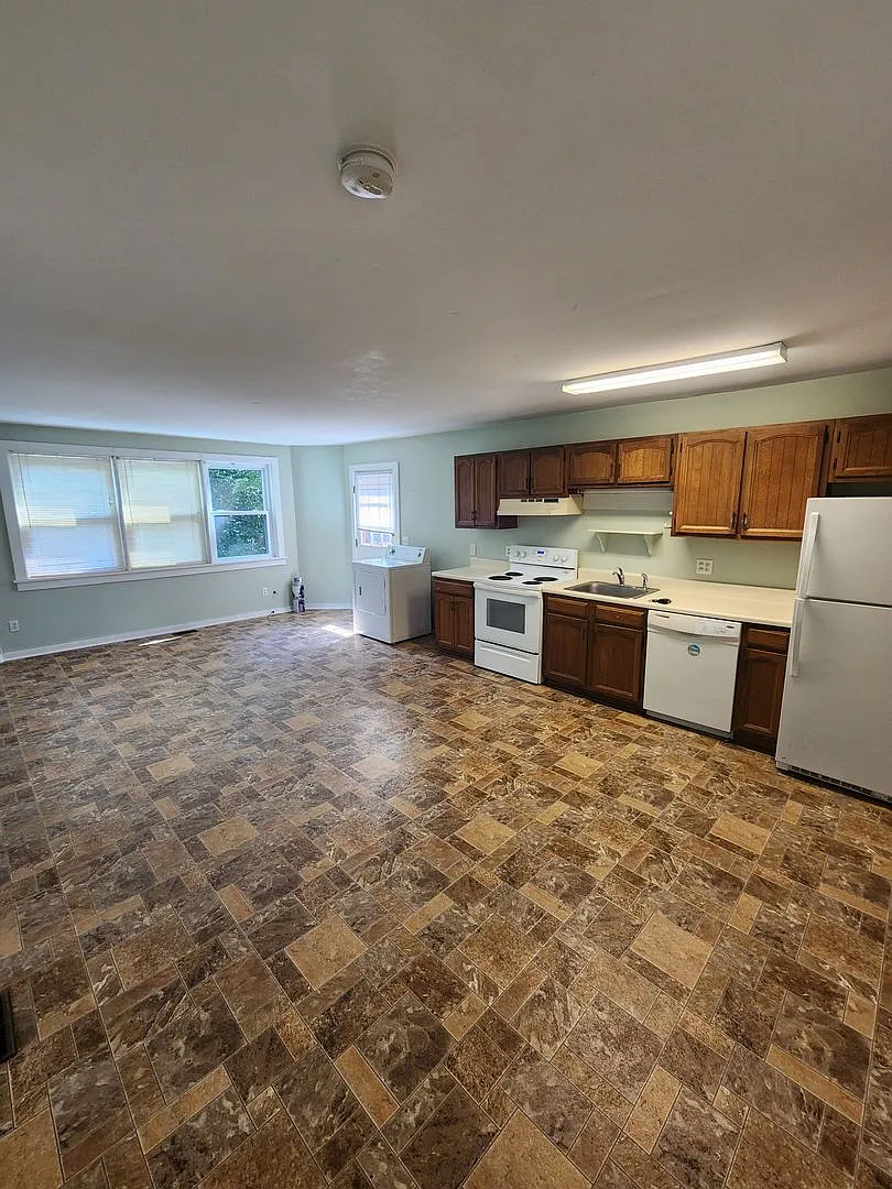 207 Purefoy Road — Photo 4