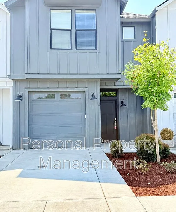 417 NE Repass Rd #2