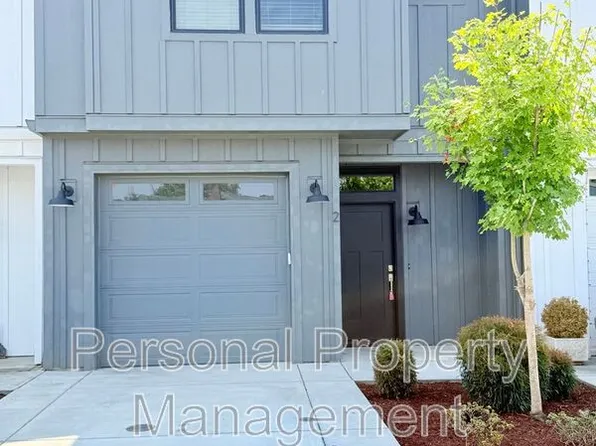 417 NE Repass Rd Unit 2, Vancouver, WA 98665