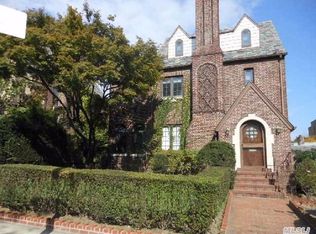 6335 Bourton St, Rego Park, NY 11374