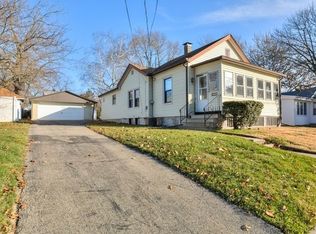 1106 Low St, Bloomington, IL 61701