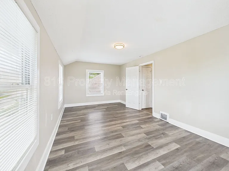 4417 Wayne Ave — Photo 24
