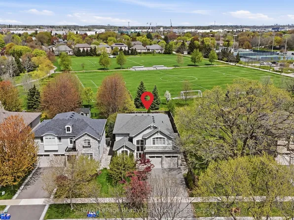 2363 Yolanda Dr, Oakville, ON L6L 2H9