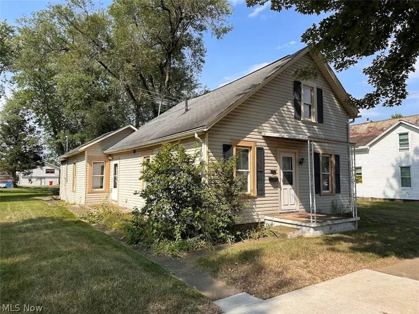 319 Front Ave SE, New Philadelphia, OH 44663
