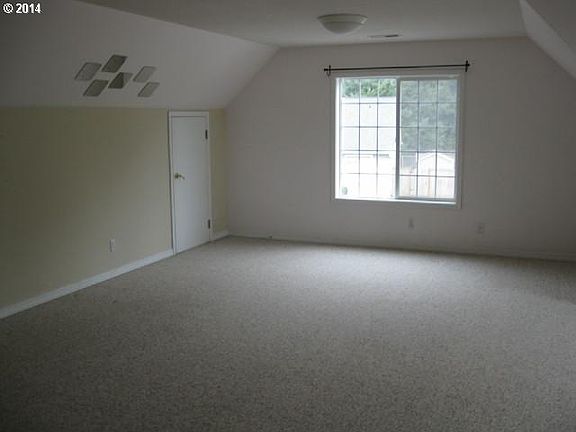 3rd image of 11007 NE 109th St