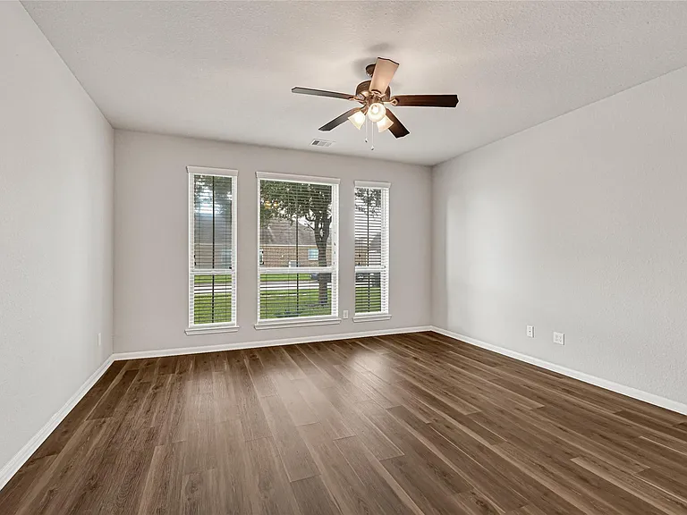 5331 Seabird St — Photo 21