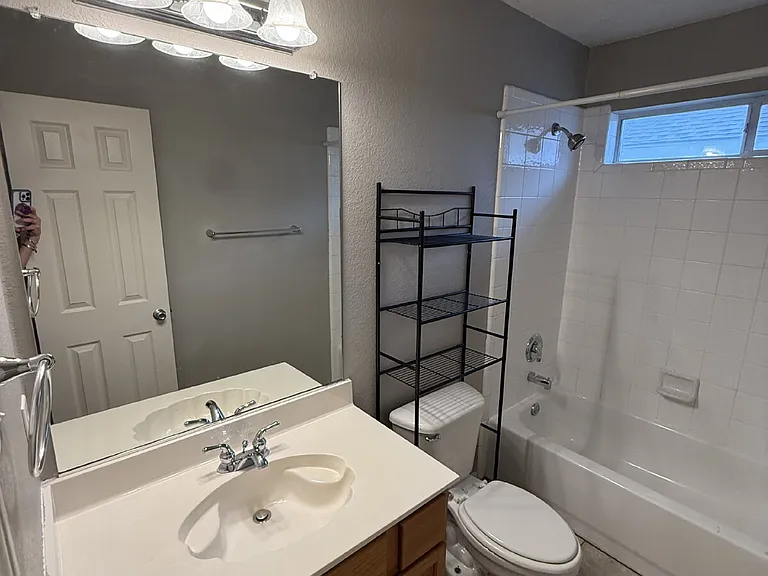 6105 Comfort Dr — Photo 24