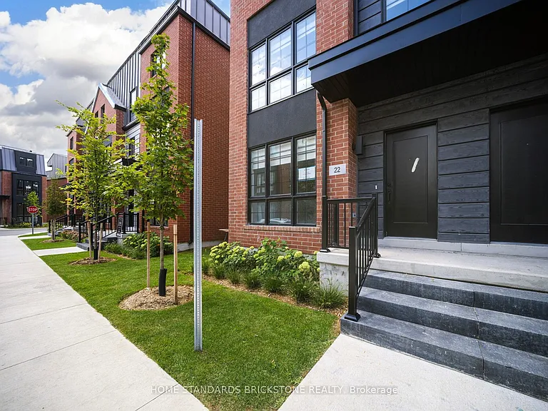 22 Chesley St — Photo 2