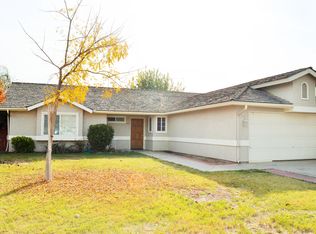 815 Rosewood Ln, Lemoore, CA 93245