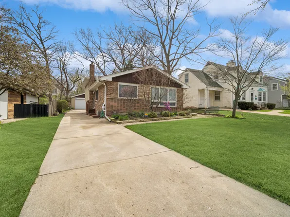 621 Echo Ln, Glenview, IL 60025