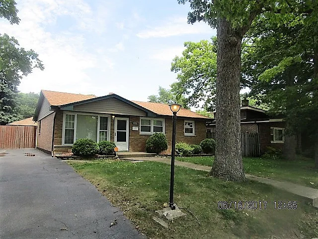7332 W 111th Pl photo 1