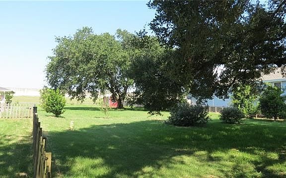 3rd image of 6388 Bellaire Dr