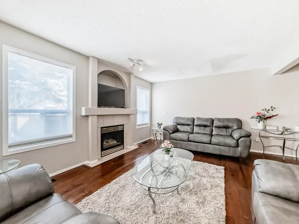 19024 50th Ave NW, Edmonton, AB T6M 2T7