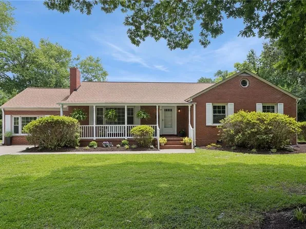 127 Nelson Dr, Newport News, VA 23601