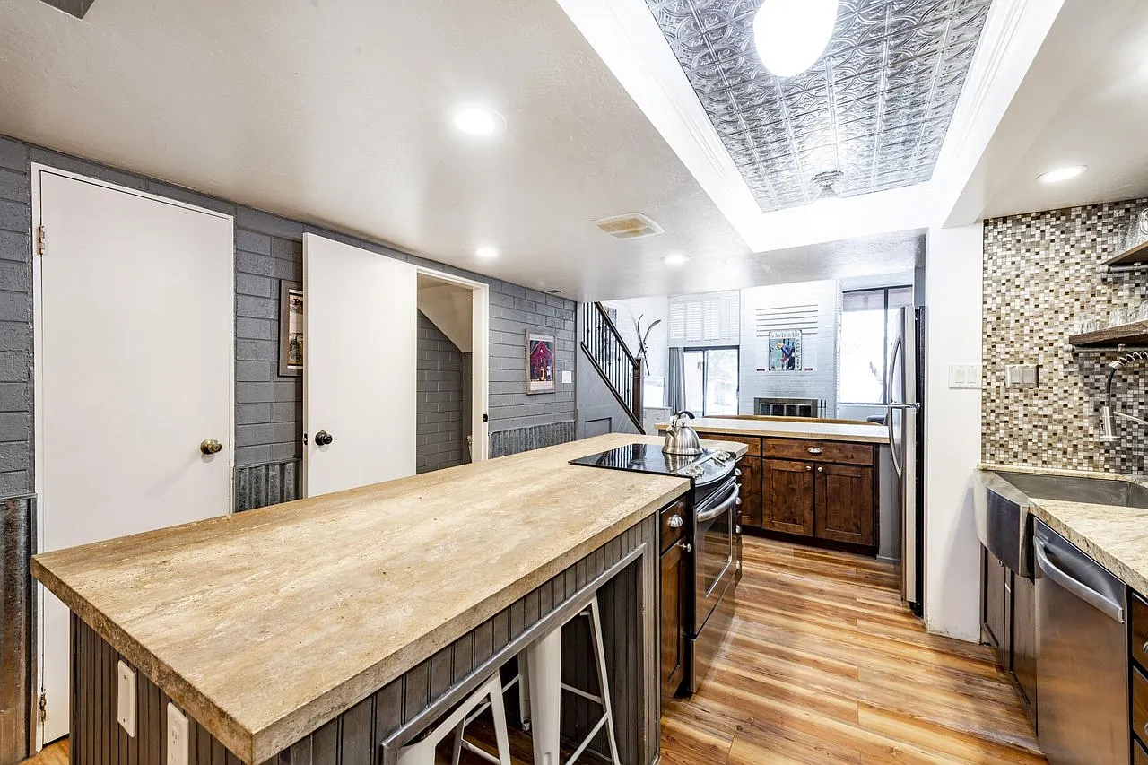 3 bed, 1708 sqft, $3,800 — Photo 4