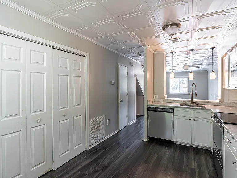 21 Canterbury Ct — Photo 12