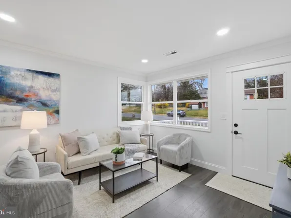 35 Tollgate Rd, Owings Mills, MD 21117
