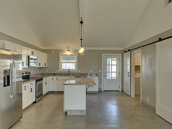 5th image of 138/164 S School St
