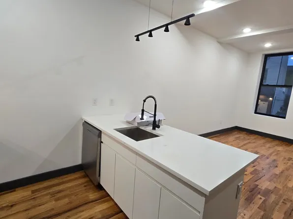 566-568 Communipaw Avenue image 4 of 8