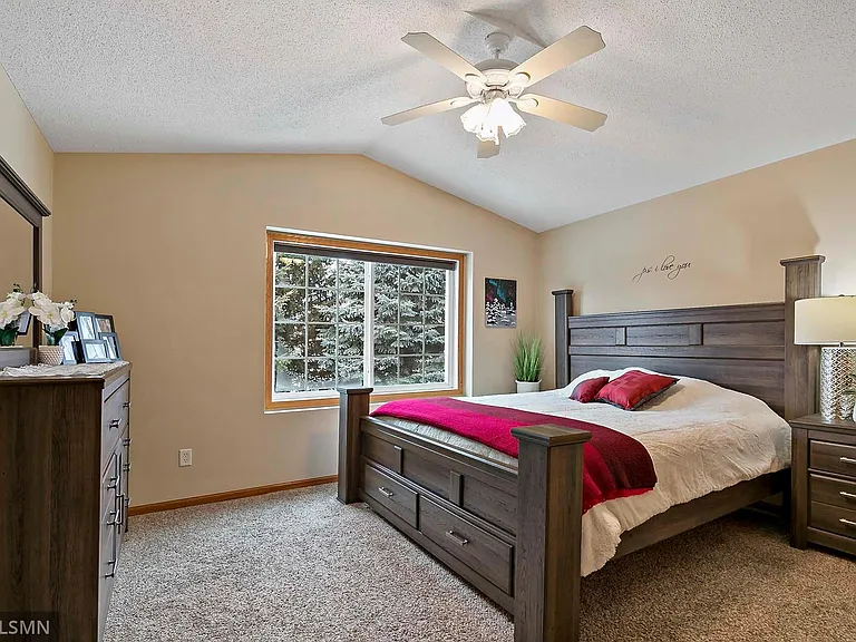 302 Wilderness Dr — Photo 12