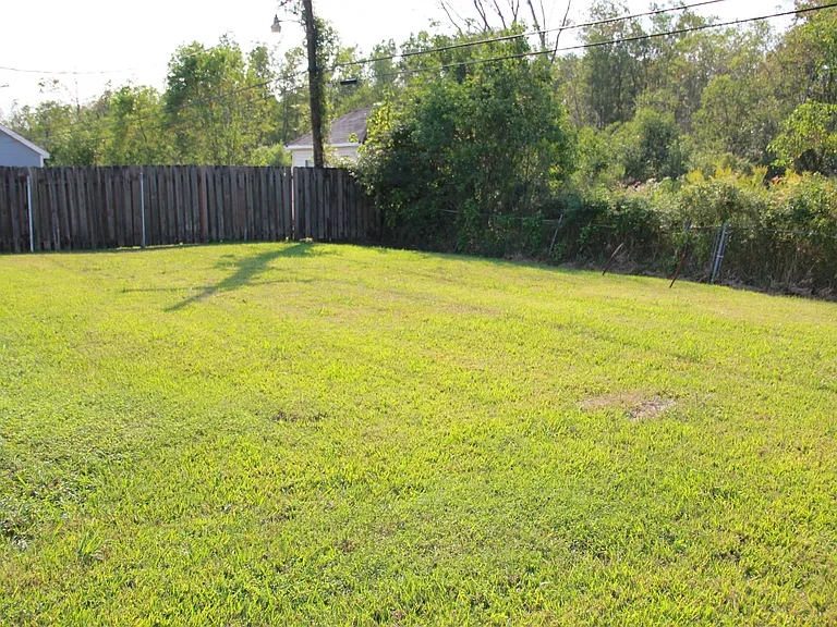 604 Ruth Dr — Photo 11
