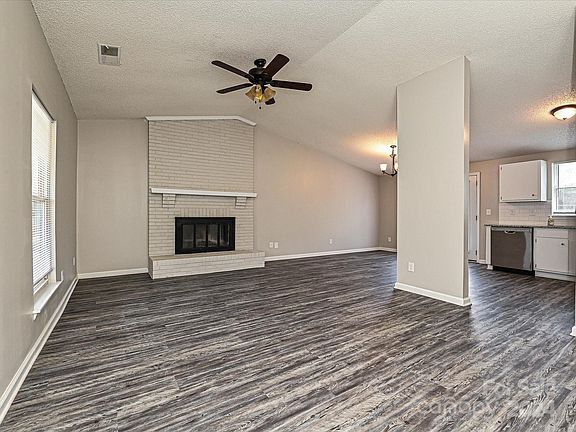 4th image of 8319 Kapplewood Ct