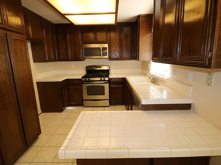 21233 Lassen St #2 — Photo 10