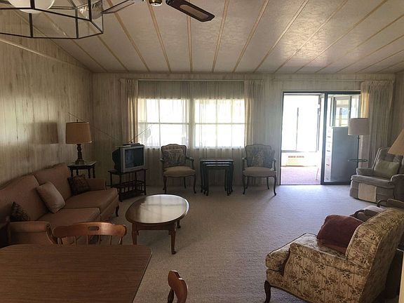 3rd image of 111 Country Ln