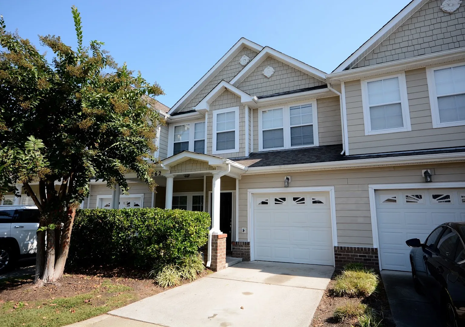 4 bed, 3.5 bath, 1902 sqft, $2,750 — Photo 1