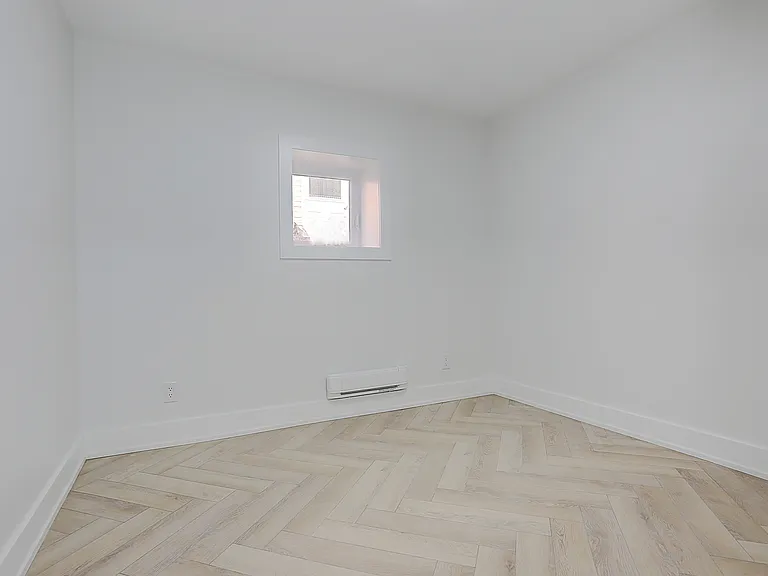 71 Livingstone Ave #BASEMENT — Photo 15