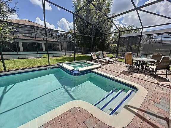 3rd image of 1453 MYRTLEWOOD STREET