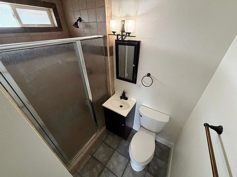 465 Stansbury Dr — Photo 7