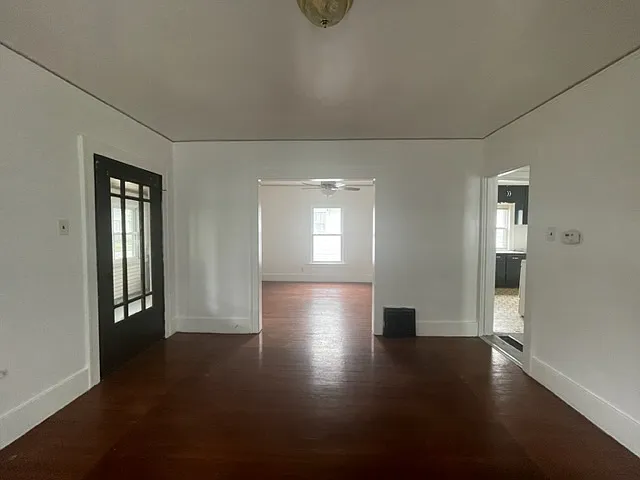 1141 N College St — Photo 6