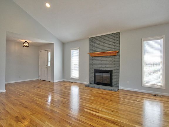 5th image of 98 Walker Ln