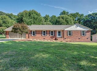 17 Forest Hill Rd, Belmont, NC 28012