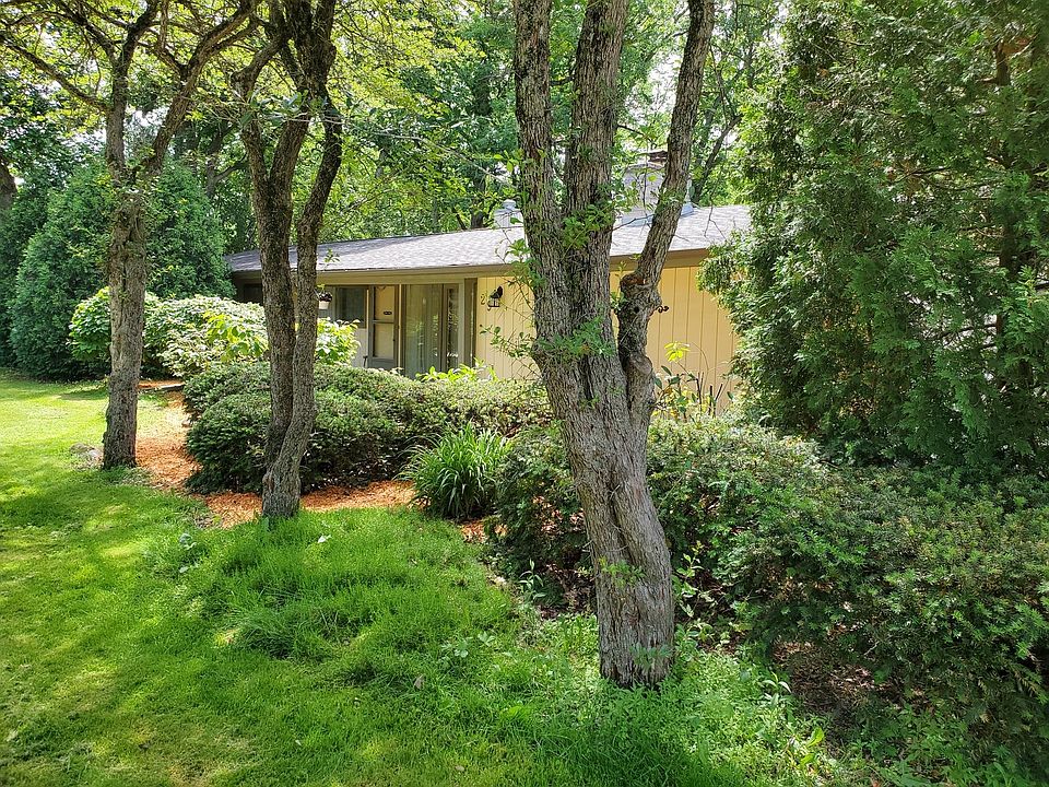 1st image of 29 Cambridge Ln
