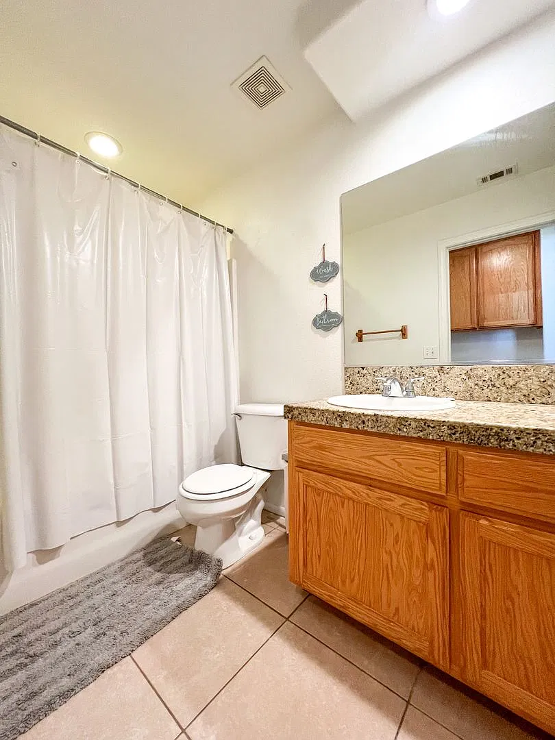 3 Bedroom in Desirable Indian Cove Neighborhood — Photo 2