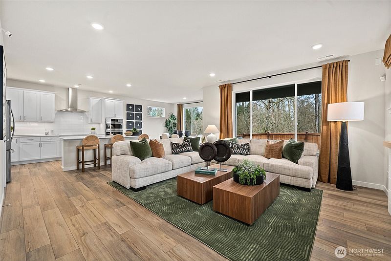 4th image of 4141 78th Drive NE