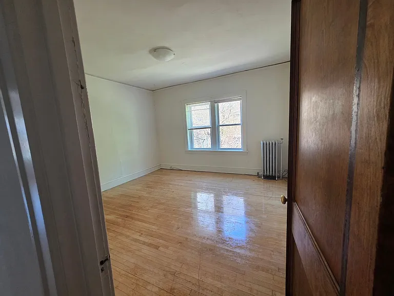 2528 N Maryland Ave — Photo 14